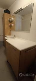 Mobile bagno con portabiancheria e copri lavatrice