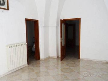 Villa di 1080 m² con più di 5 locali e box auto do