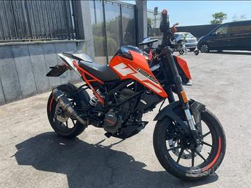 MOTO KTM DUKE 125