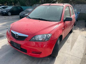 Ricambi usati per Mazda 2 1200 benz 2004