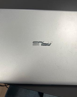 PC Portatile ASUS VivoBook 15” – Funzionante