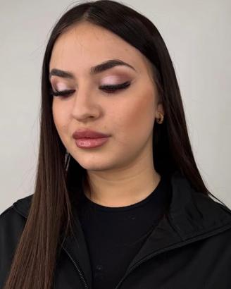 Beauty Consultant / Make-Up Artist