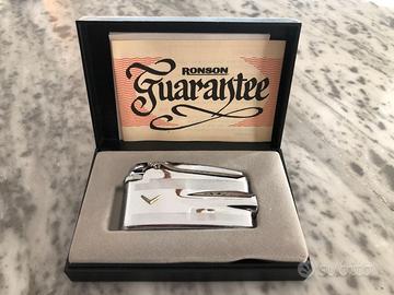 Ronson Varaflame vf215 chromium gold v vintage