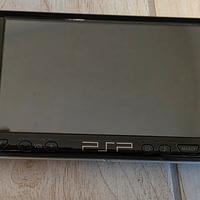 PSP 2004 con batteria nuova e giochi