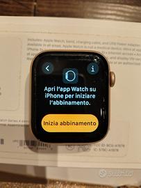 Apple Watch Series 4 44mm con cinturino Milanese 