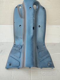 pedana poggiapiedi piaggio typhoon nrgntt riparata
