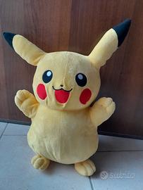 peluche pokemon tomy pikachu 