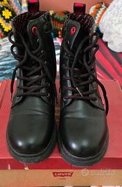scarpe levis 