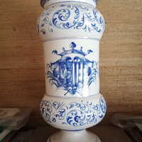 Due vasi farmacia vintage