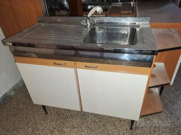 Cucina componibile con forno, piano cottura,lavabo