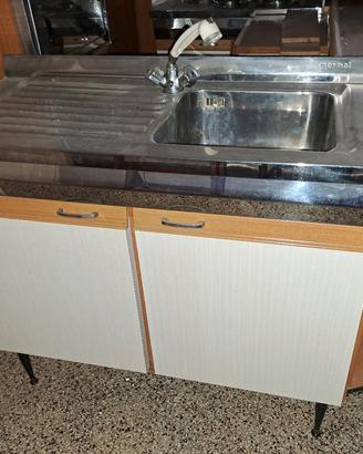 Cucina componibile con forno, piano cottura,lavabo