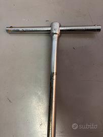 Chiave con bussola 17mm