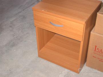 2 COMODINI CON CASSETTO