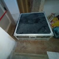 FLIGHT CASE  PER MIXER MACKIE 24.4