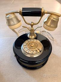 Telefono a cornetta di antiquariato retro vintage