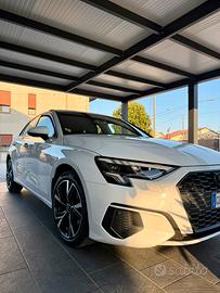 A3 IV  SportbackSportback 30 2.0 tdi Business
