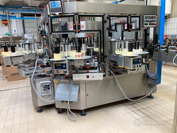 Macchina etichettatrice per linee automatiche