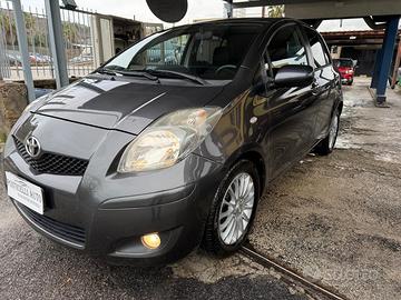 Toyota yaris CAMBIO AUTOMATICO