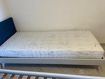 Letto singolo con materasso