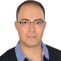 Un cameriere con esperienza