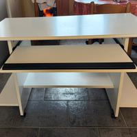 Scrivania con rotelle