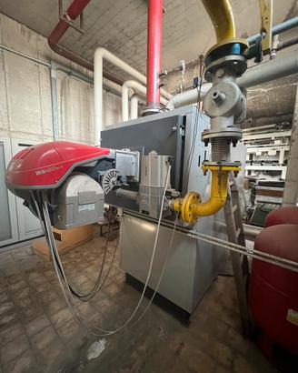 Caldaia Industriale 1 MW + Bruciatore Riello RS