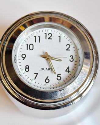 Orologio al quarzo analogico da moto