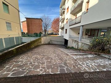 Box / Garage di 19 m² a Ozzano dell'Emilia