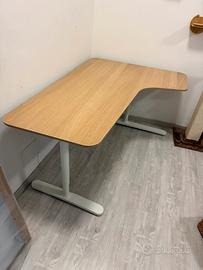 Scrivania angolare Ikea