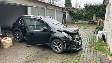 Peugeot 2008 1.2 turbo benzina