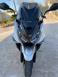 Scooter ak 550 tmax