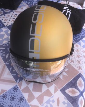 Casco Momo Design