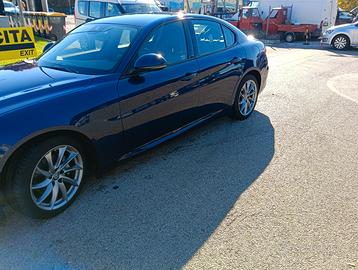 Alfa Romeo Giulia 2.2 Diesel 160 CV – Blu Monteca