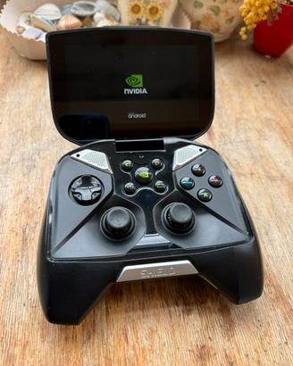 NVIDIA Shield Portable + Custodia Ufficiale Nvidia