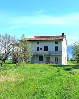 Villa di 351 m² con 5 locali e box auto doppio a C