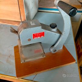 marcatrice manuale a secco