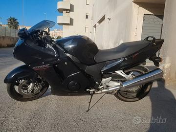 Honda CBR 1100 XX Super Blackbird (1996) Carb.tori