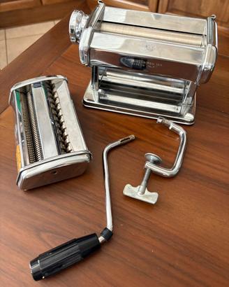 Machinetta manuale  per fare  la pasta