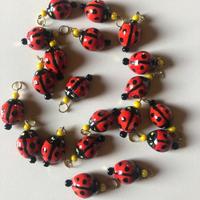 Ciondolini 24 pezzi in ceramica "Coccinella"
