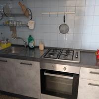 Cucina completa: forno piano cottura e mobili