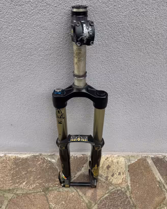 Forcella Rock Shok Totem.