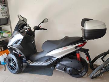 piaggio mp3 300 hpe sport