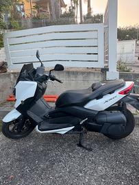 X Max 250