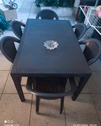 Tavolo + 6 sedie