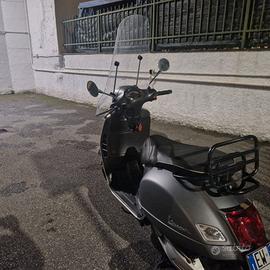 Vespa GTS 300 Super Sport 2021