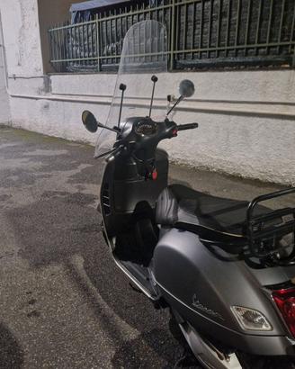Vespa GTS 300 Super Sport 2021