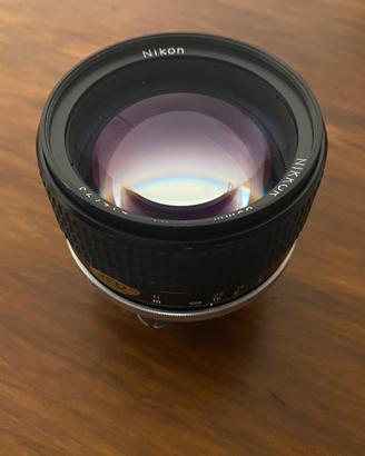 Nikon Nikkor 85mm f/1.4 AI