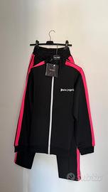 Tuta nera con dettagli fucsia