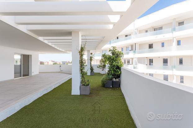 Elegante quadrilocale con giardino e terrazza 232m