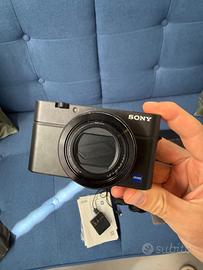Sony RX100 IV (DSC-RX100M4) – Scatola e accessori 